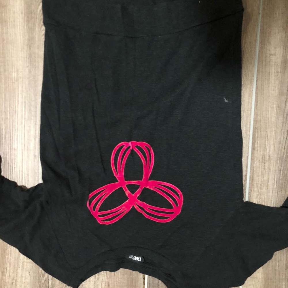 Tna a long sleeve sweater